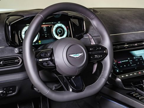 New 2025 Aston Martin Vanquish image 28