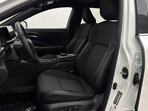 Used 2023 Toyota Crown XLE image 13