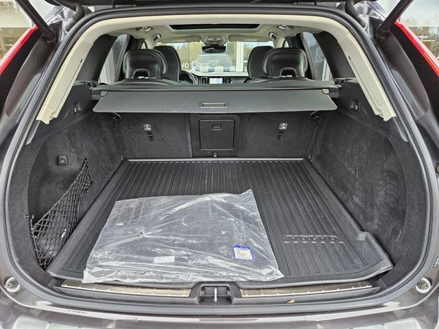 Certified 2023 Volvo XC60 B5 Ultimate w/ Climate Package AWD/4WD image 12