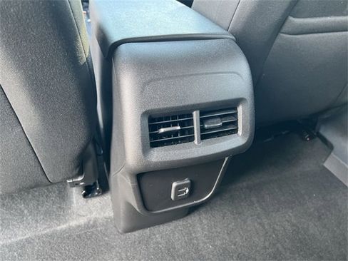 Certified 2024 Chevrolet Equinox LT w/ LPO, Floor Liner Package image 20