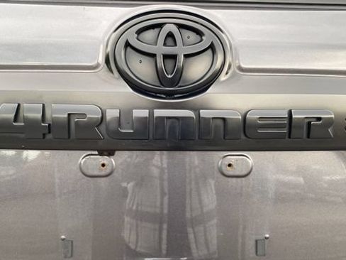 Used 2022 Toyota 4Runner TRD Off-Road Premium w/ Moonroof Package AWD/4WD image 36