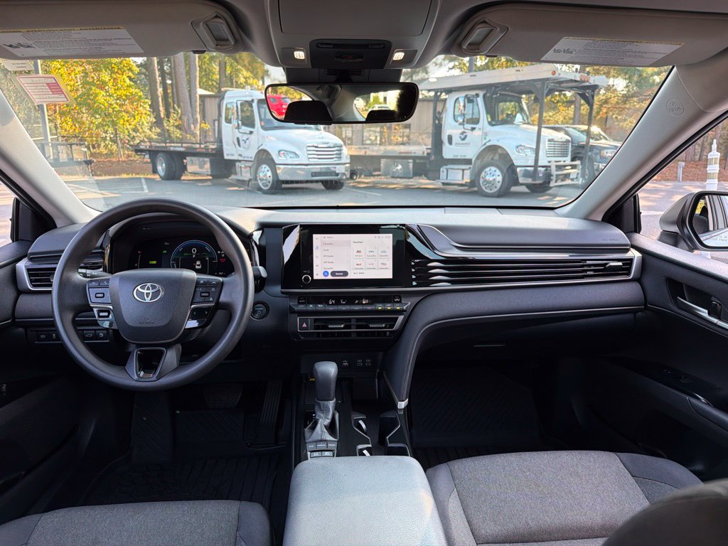 Used 2025 Toyota Camry LE w/ Convenience Package FWD image 8