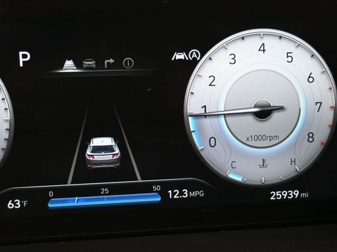 Certified 2022 Hyundai Tucson Limited w/ Cargo Package AWD/4WD image 16