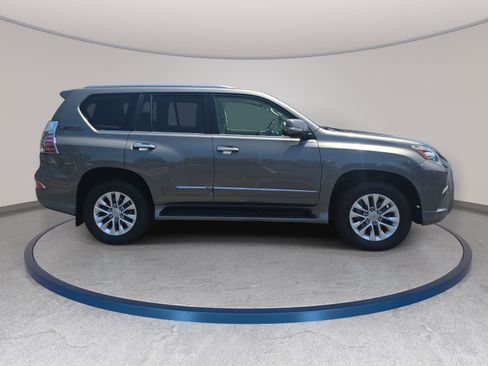 Used 2014 Lexus GX 460 w/ Premium Package AWD/4WD image 4