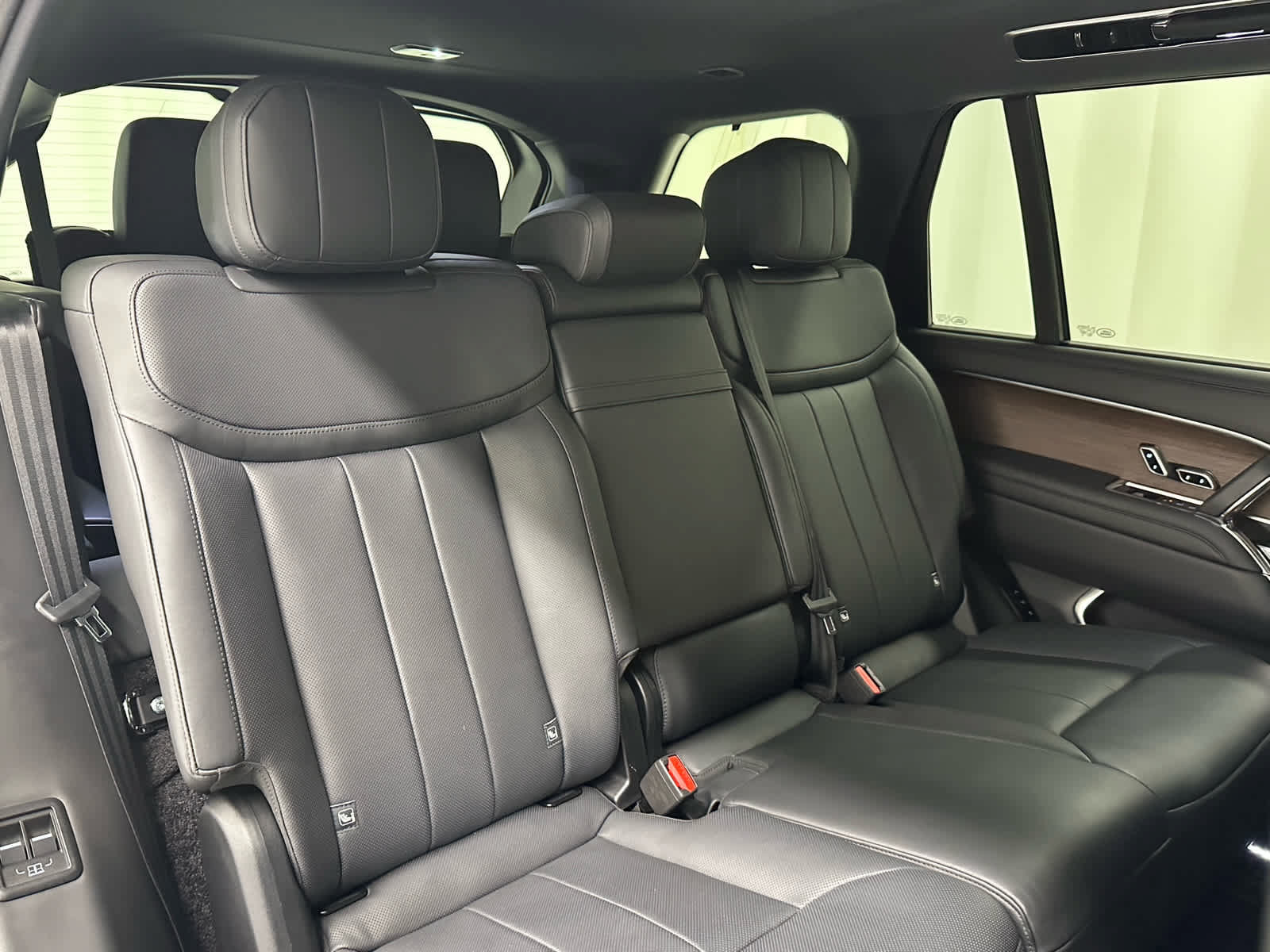 Used 2023 Land Rover Range Rover Long Wheelbase SE AWD/4WD image 22