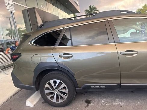 Used 2023 Subaru Outback Premium AWD/4WD image 5
