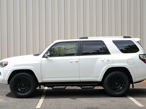 Used 2021 Toyota 4Runner SR5 Premium w/ Moonroof Package AWD/4WD image 46