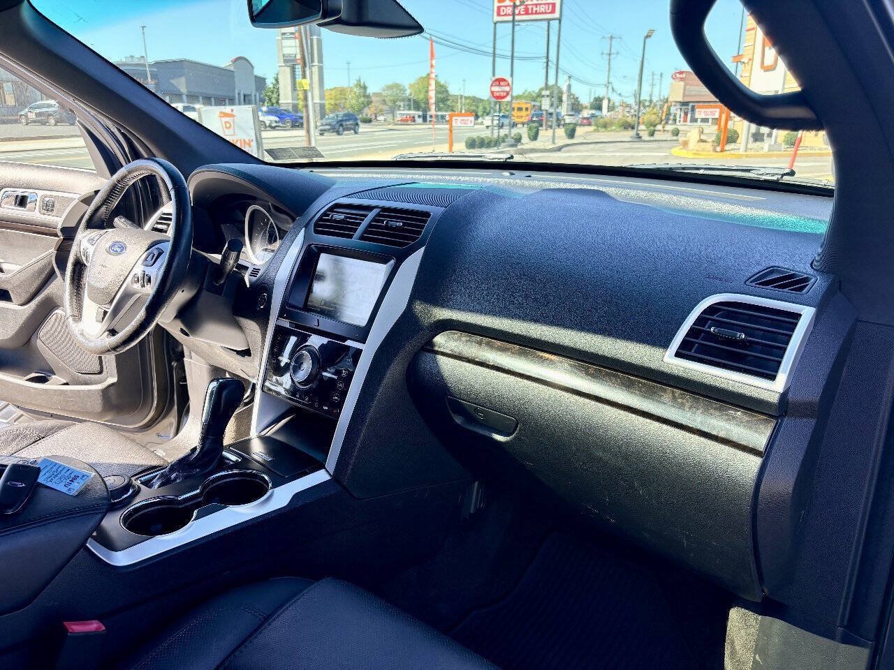 Used 2015 Ford Explorer Limited w/ Equipment Group 302A AWD/4WD image 38