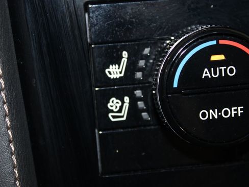 Used 2024 Nissan Armada Platinum w/ Captain's Chairs Package image 53