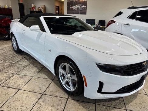 Used 2020 Chevrolet Camaro LT image 2