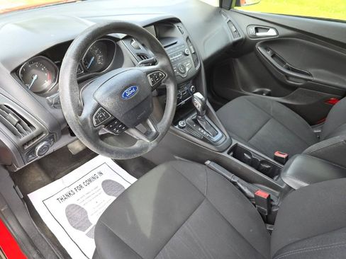 Used 2015 Ford Focus SE image 12