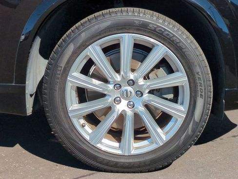 Used 2017 Volvo XC90 T8 Inscription w/ Vision Package image 11