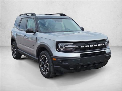 Used 2022 Ford Bronco Sport Outer Banks image 3