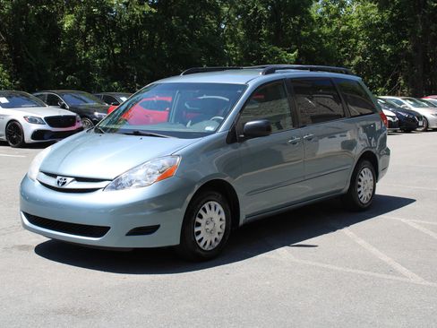 Used 2008 Toyota Sienna LE FWD image 3