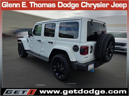 Used 2023 Jeep Wrangler Sahara w/ Safety Group image 9