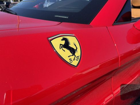 Used 2017 Ferrari California T image 29