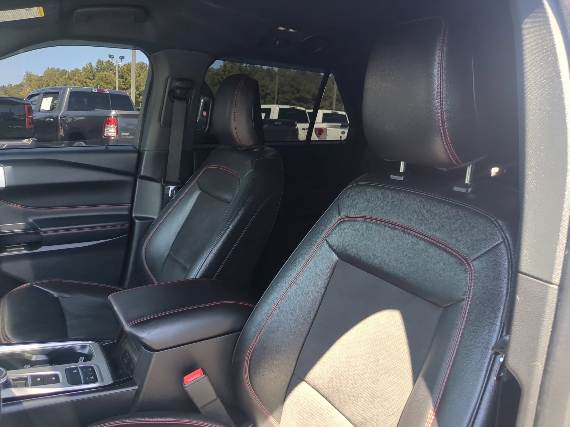 Used 2023 Ford Explorer ST-Line w/ Class IV Trailer Tow Package RWD image 14