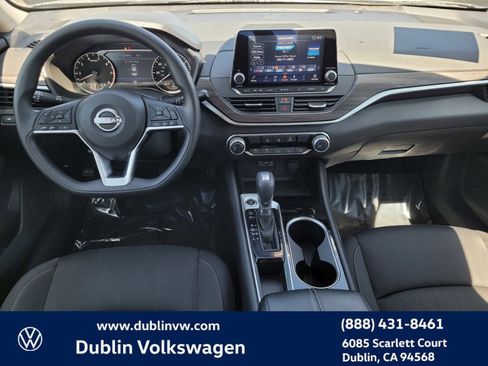 Used 2024 Nissan Altima 2.5 SV image 13