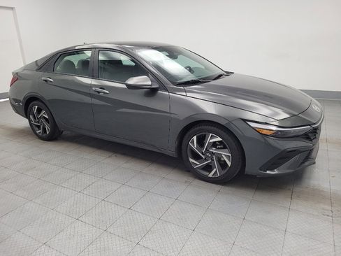 Used 2024 Hyundai Elantra SEL image 11