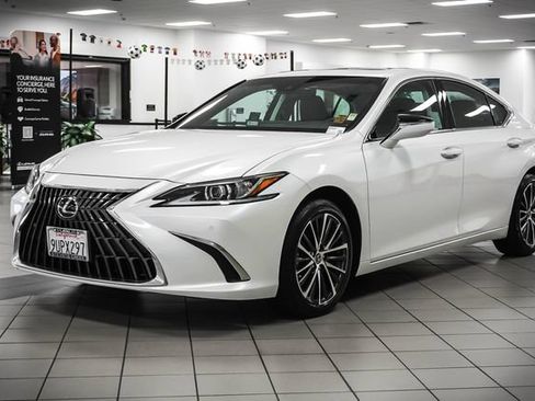 Used 2025 Lexus ES 350 w/ Premium Package FWD image 3