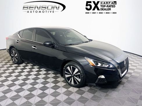 Used 2022 Nissan Altima 2.5 SV image 1