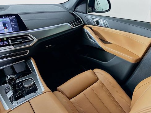 Used 2022 BMW X6 xDrive40i w/ M Sport Package image 24