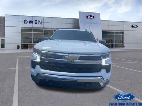 Used 2022 Chevrolet Silverado 1500 LT AWD/4WD image 2