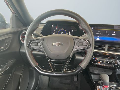 Used 2025 Chevrolet Trax RS w/ Driver Confidence Package image 13