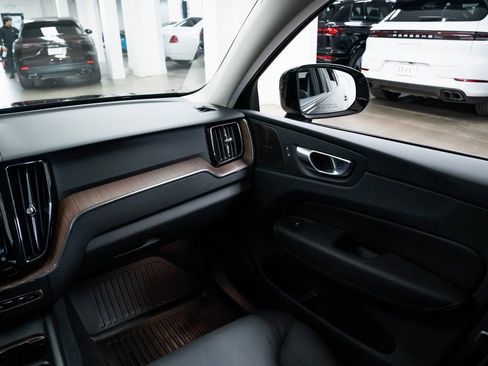 Used 2024 Volvo XC60 T8 Plus w/ Protection Package Premier image 11