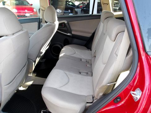 Used 2007 Toyota RAV4 LE image 10