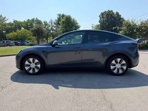 Used 2023 Tesla Model Y Long Range AWD/4WD image 8