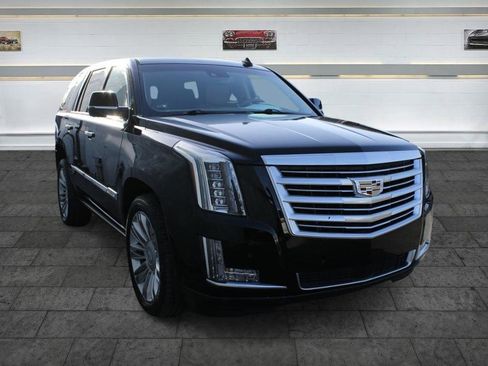Used 2016 Cadillac Escalade Platinum image 1