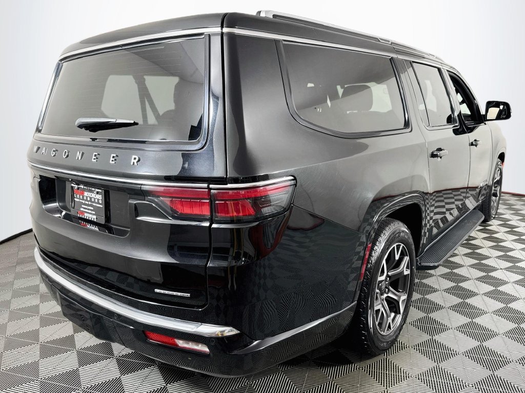 Used 2024 Jeep Wagoneer L Series III w/ Flexible Seating Group AWD/4WD image 7