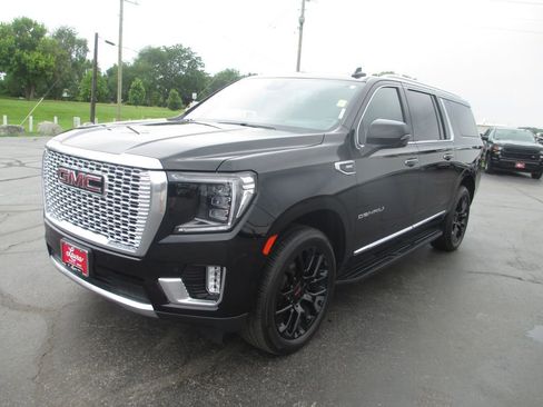 Used 2023 GMC Yukon XL Denali w/ Max Trailering Package AWD/4WD image 11