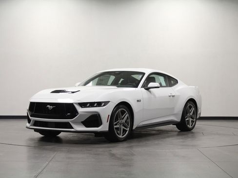 Used 2024 Ford Mustang GT Premium image 8