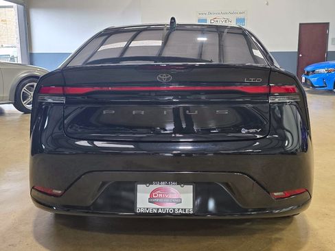 Used 2024 Toyota Prius Limited w/ Limited Premium Package FWD image 5