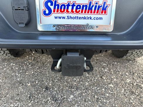 Used 2022 Jeep Gladiator Mojave w/ Cold Weather Group AWD/4WD image 15