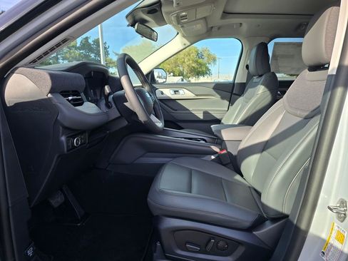 New 2026 Ford Explorer Active w/ Active Comfort Package AWD/4WD image 11