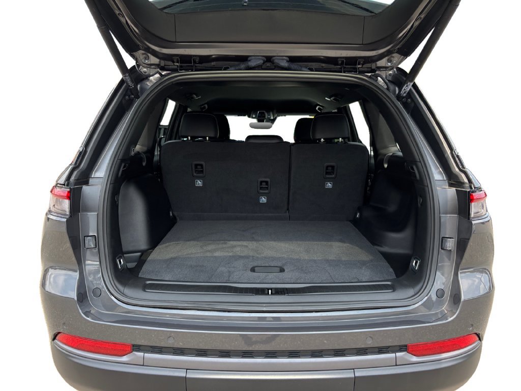 New 2026 Jeep Grand Cherokee Altitude AWD/4WD image 14