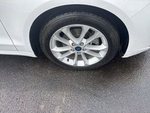 Used 2019 Ford Fusion SE FWD image 43