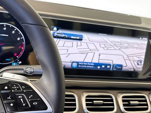 New 2026 Mercedes-Benz GLS 450 4MATIC image 15