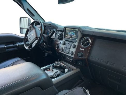 Used 2016 Ford F250 Lariat w/ Lariat Interior Package image 15