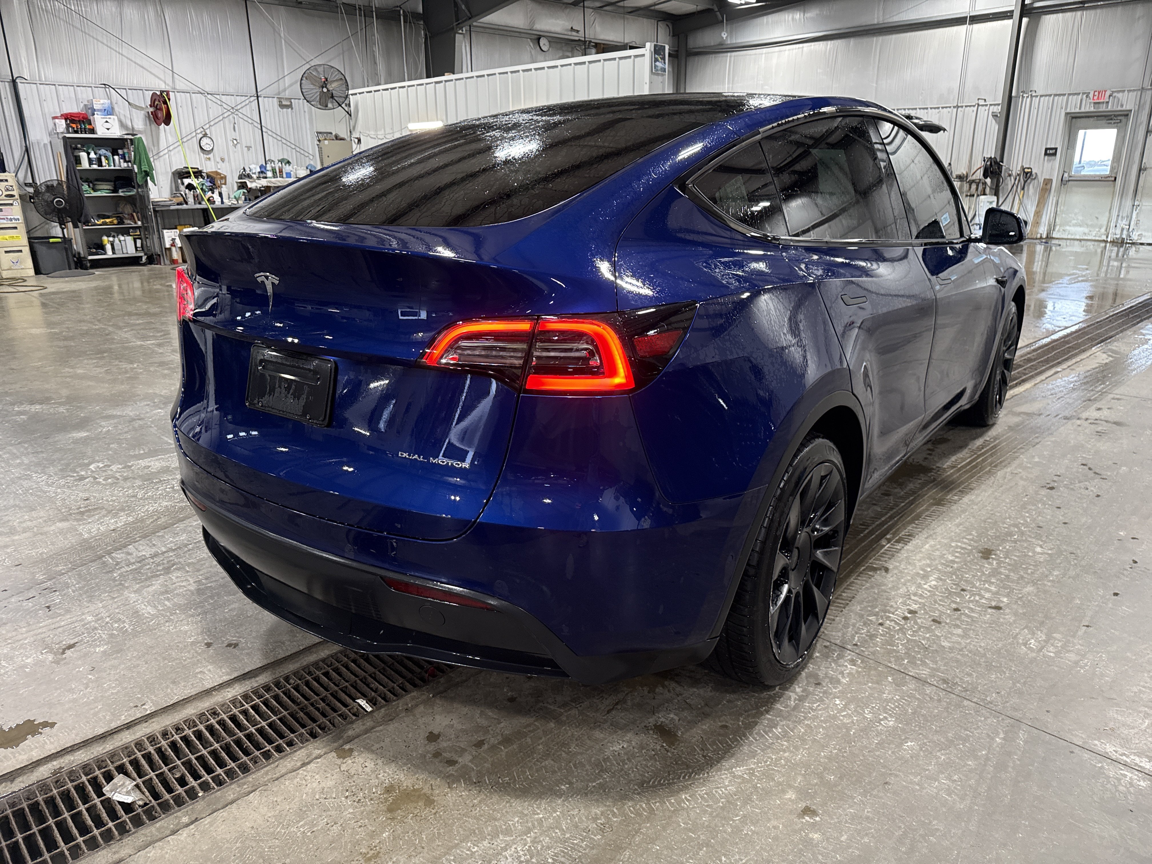 Used 2021 Tesla Model Y Long Range AWD/4WD image 3