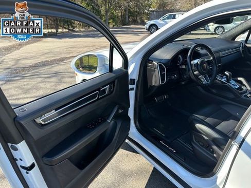 Used 2023 Porsche Cayenne GTS image 10