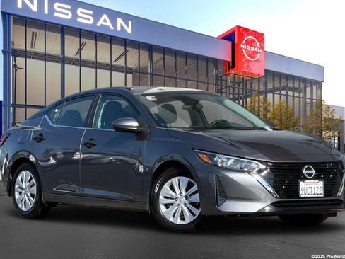 Certified 2025 Nissan Sentra S FWD image 1