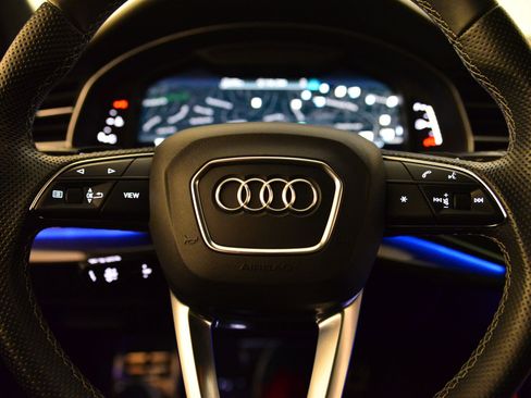 Used 2023 Audi SQ8 Premium Plus w/ SQ8 Luxury Package image 13