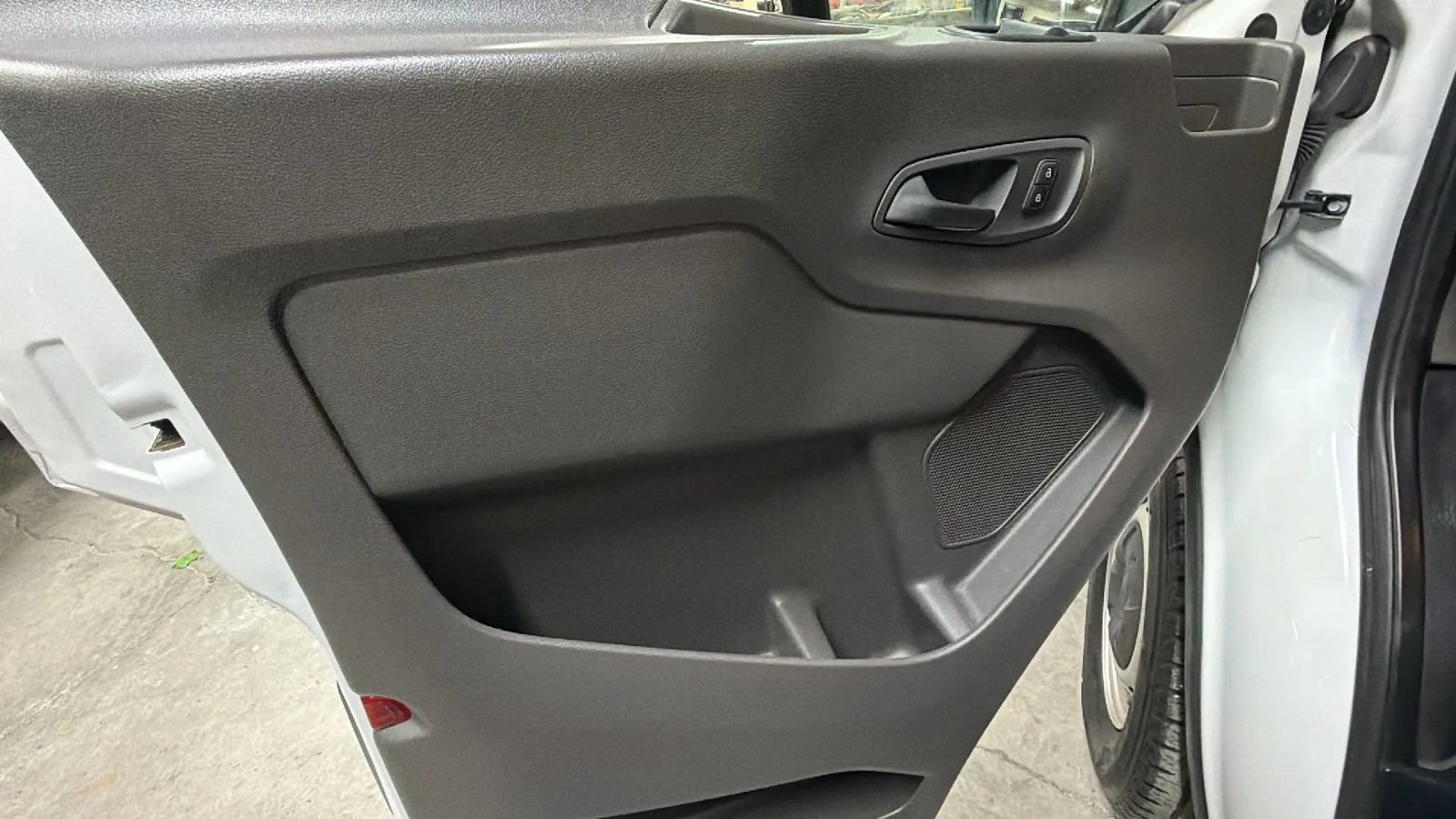 Used 2020 Ford Transit 150 XL RWD image 26