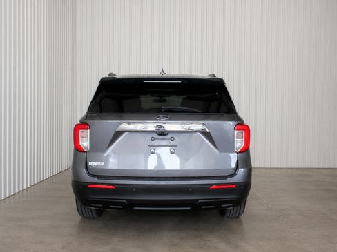 Used 2023 Ford Explorer XLT RWD image 5
