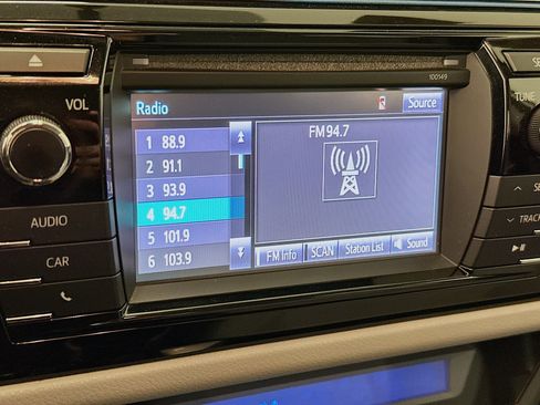 Used 2014 Toyota Corolla LE image 21