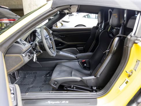 Certified 2025 Porsche 718 Boxster Spyder RS RWD image 44